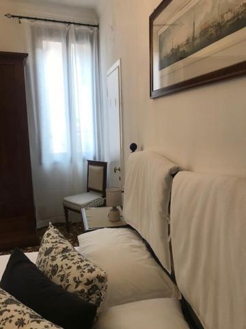 B&B Al Teatro With Canal View Venice Exterior photo