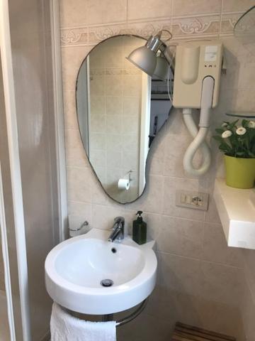 B&B Al Teatro With Canal View Venice Exterior photo